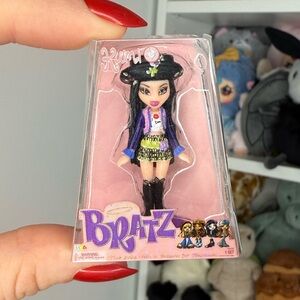 MGA Entertainment Mini Bratz Series 2 Kumi collectible figure